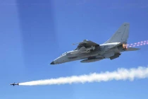 “Điểm danh” máy bay Trung Quốc điều ra Biển Đông 