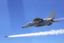 “Điểm danh” máy bay Trung Quốc điều ra Biển Đông 