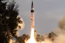 Ấn Độ tăng sức mạnh quân sự “kiềm chế” TQ