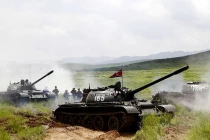 Quân đội Triều Tiên triển khai 2 loại “rùa thép” mới