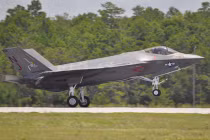 Hải quân Mỹ tiếp nhận tiêm kích F-35C đầu tiên 