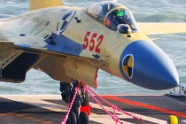 Bí mật sợi xích hồng quấn quanh J-15 Trung Quốc