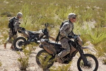 Lính Mỹ dùng xe mô tô tác chiến ở Afghanistan?