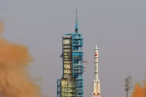 Trung Quốc phát triển tên lửa có tải trọng 130 tấn