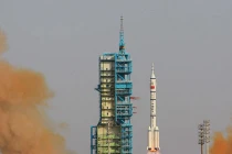 Trung Quốc phát triển tên lửa có tải trọng 130 tấn