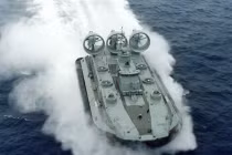 Cận cảnh siêu tàu đổ bộ Bizon ở Trung Quốc