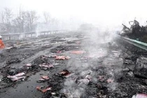 TQ: Nổ xe pháo hoa, sập cầu đường bộ, 26 người chết