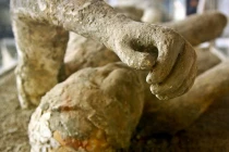 Cận cảnh xác chết hóa đá trong thành phố cổ 