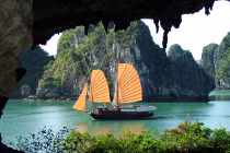 Ngắm Hạ Long giữa 10 “thiên đường nước” tuyệt nhất thế giới