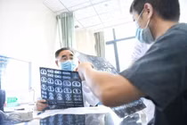 Người từng mắc COVID-19 không nên để bị cảm cúm