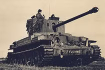 Cận cảnh "quái thú bọc sắt" TOG-2 nặng 90 tấn của Anh