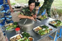 Dân mạng Trung Quốc khen bữa ăn của bộ đội Việt Nam