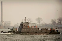 Tàu pháo Trung Quốc hoạt động mạnh trên sông Áp Lục