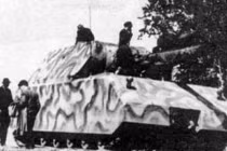 Khám phá xe tăng quái vật nặng gần 200 tấn của Đức