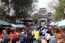 Trẩy hội chùa Hương, nên và không nên làm gì? 