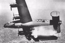 Bàng hoàng cảnh máy bay bị bắn cháy trong CTTG 2