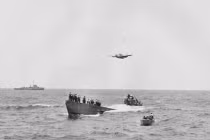 Mục kích cảnh Mỹ bắt sống tàu ngầm U-boat của Hitler