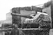 Ảnh độc về bức tường Atlantic bất khả xâm phạm của Đức