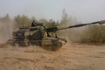 Ảnh QS ấn tượng tuần: pháo tự hành bí hiểm của Nga