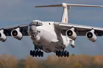 Máy bay Il-78 Nga lần đầu xuống sân bay Cam Ranh