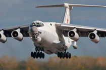 Máy bay Il-78 Nga lần đầu xuống sân bay Cam Ranh