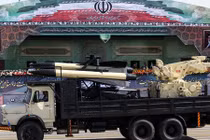 “Sái quai hàm” đọc tên vũ khí duyệt binh ở Iran (1)