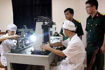 Thăm nơi sản xuất khí tài ngắm bắn của Việt Nam