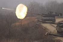 Siêu xe tăng K-2 Hàn Quốc nã pháo gần DMZ