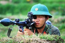 Kỳ tích bộ đội Việt Nam bắn 14 phát B41 vẫn khỏe