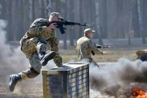 Vệ binh Quốc gia Ukraine trang bị “khủng” cỡ nào? 