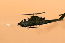 Sức mạnh trực thăng AH-1F sắp tham gia đánh IS