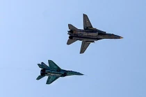 Cận cảnh dàn chiến đấu cơ Iran tập trận cực lớn