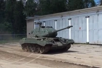 Kỳ thú tăng huyền thoại T-34-85 Nga trong lốt tăng Mỹ