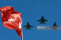 Thổ Nhĩ Kỳ duyệt binh hoành tráng mừng Ngày Chiến thắng