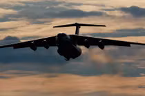 Ảnh đẹp máy bay quân sự Nga lao lên bầu trời 