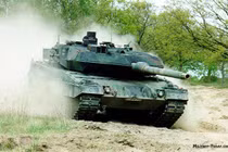 Quan sát xe tăng Leopard 2A6 phi nước đại, xả súng