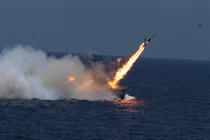 Ảnh QS ấn tượng tuần: “ong bắp cày” của Việt Nam