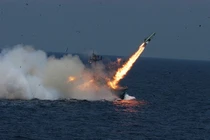 Ảnh QS ấn tượng tuần: “ong bắp cày” của Việt Nam