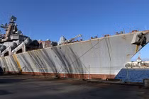 Túng thiếu, Ukraine đem cả tuần dương hạm ra bán kiếm tiền