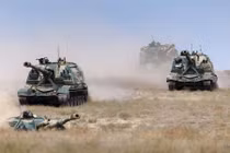 Mục kích dàn tăng-thiết giáp Nga hùng hổ xung phong