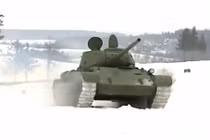 Vất vả khởi động xe tăng hạng trung T-44 Liên Xô