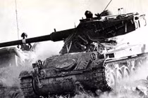 Quan sát xe tăng hạng nhẹ AMX-13 hoạt động