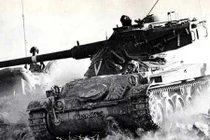 Quan sát xe tăng hạng nhẹ AMX-13 hoạt động