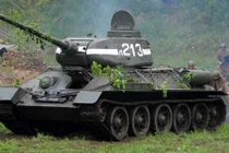 Xem huyền thoại xe tăng T-34-85 nã đạn pháo