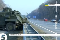 Xe thiết giáp AT105 Anh “báo hại” lính Ukraine