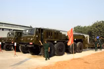 Nhiều đơn vị Quân đội Việt Nam nhận xe chở tăng