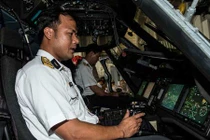 Ảnh QS ấn tượng tuần: phi công Việt thích trực thăng Mỹ