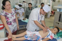 Hàng chục trẻ mầm non nhập viện vì ăn bánh mì