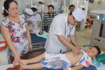 Hàng chục trẻ mầm non nhập viện vì ăn bánh mì