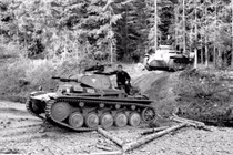 Quan sát xe tăng Panzer II phát xít Đức hoạt động